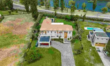 VENTA CASA 4 DORMITORIOS - B° PRIVADO COSTA NOGAL