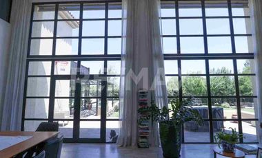 VENTA CASA 4 DORMITORIOS - B° PRIVADO COSTA NOGAL