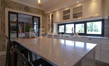 VENTA CASA 4 DORMITORIOS - B° PRIVADO COSTA NOGAL