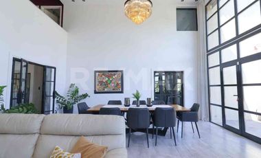 VENTA CASA 4 DORMITORIOS - B° PRIVADO COSTA NOGAL