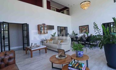 VENTA CASA 4 DORMITORIOS - B° PRIVADO COSTA NOGAL