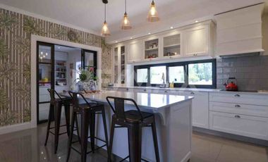 VENTA CASA 4 DORMITORIOS - B° PRIVADO COSTA NOGAL