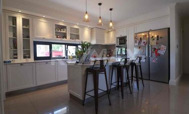 VENTA CASA 4 DORMITORIOS - B° PRIVADO COSTA NOGAL