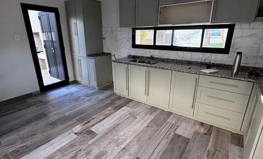 Venta Casa a estrenar - Zona parque