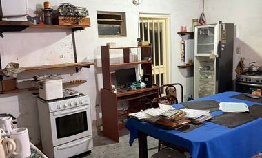 VENTA CASA DOS DORMITORIOS - BARRIO OESTE