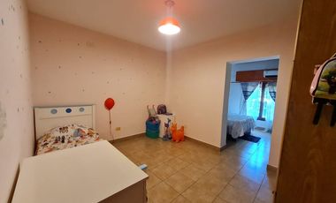 PH  CASA SARANDI TERRENO PROPIO PATIO TERRAZA GAR
