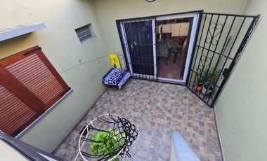 PH  CASA SARANDI TERRENO PROPIO PATIO TERRAZA GAR