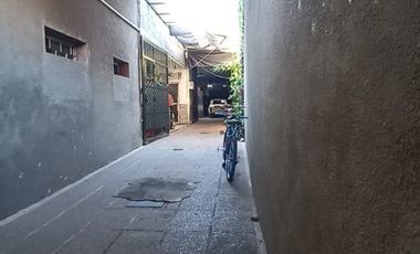 CASA AL FONDO  PH EN VENTA VILLA LYNCH MÁS GALPON