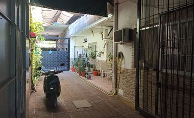 CASA AL FONDO  PH EN VENTA VILLA LYNCH MÁS GALPON