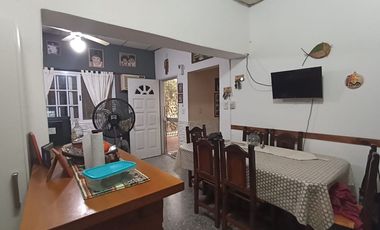 CASA AL FONDO  PH EN VENTA VILLA LYNCH MÁS GALPON