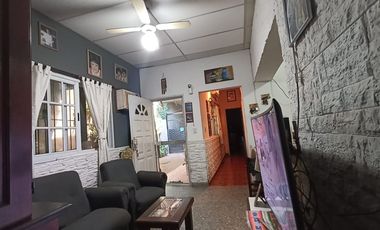 CASA AL FONDO  PH EN VENTA VILLA LYNCH MÁS GALPON