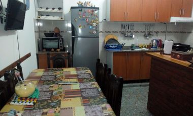 CASA AL FONDO  PH EN VENTA VILLA LYNCH MÁS GALPON