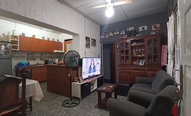 CASA AL FONDO  PH EN VENTA VILLA LYNCH MÁS GALPON