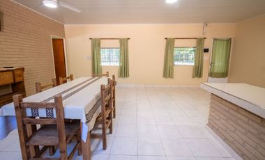 Venta Quinta 2 dorm, pileta en 2142 mt2 forestados