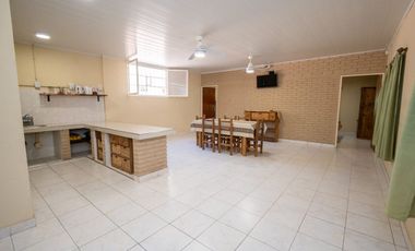 Venta Quinta 2 dorm, pileta en 2142 mt2 forestados