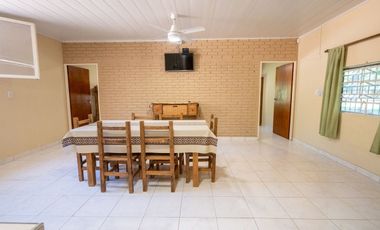 Venta Quinta 2 dorm, pileta en 2142 mt2 forestados