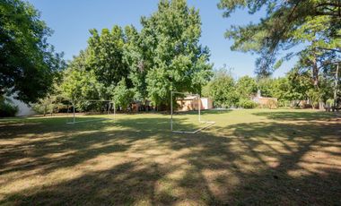 Venta Quinta 2 dorm, pileta en 2142 mt2 forestados