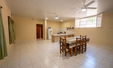 Venta Quinta 2 dorm, pileta en 2142 mt2 forestados