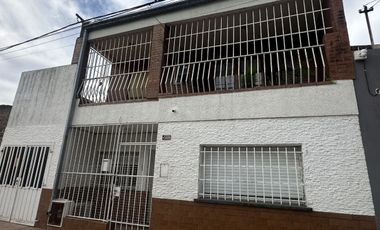 casa de dos pisos en Barranquitas