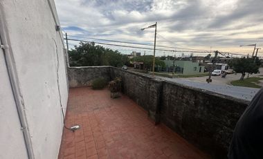 casa de dos pisos en Barranquitas