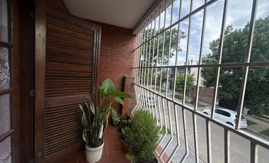 casa de dos pisos en Barranquitas