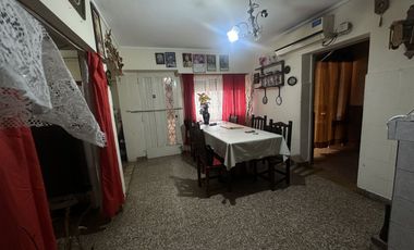 casa de dos pisos en Barranquitas