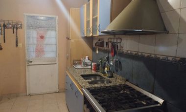 VENTA CASA MULTIFAMILIAR GARAJE PATIO VILLA LURO