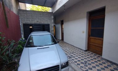 VENTA CASA MULTIFAMILIAR GARAJE PATIO VILLA LURO