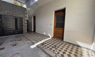 VENTA CASA MULTIFAMILIAR GARAJE PATIO VILLA LURO