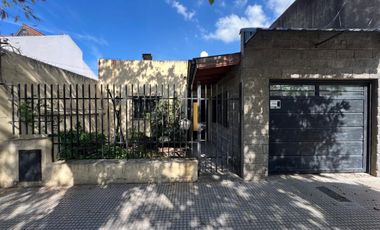 VENTA CASA MULTIFAMILIAR GARAJE PATIO VILLA LURO