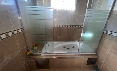 VENTA CASA MULTIFAMILIAR GARAJE PATIO VILLA LURO