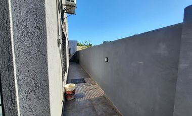 VENTA CASA 5 AMBIENTES MATHEU ESCOBAR