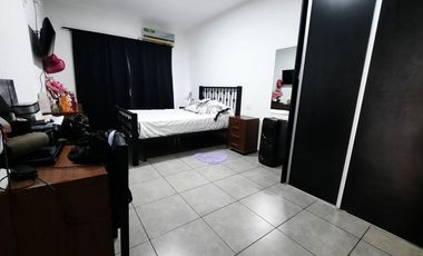 VENTA CASA 5 AMBIENTES MATHEU ESCOBAR