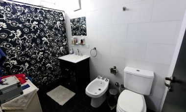 VENTA CASA 5 AMBIENTES MATHEU ESCOBAR