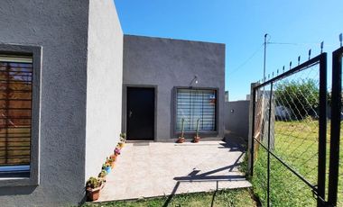VENTA CASA 5 AMBIENTES MATHEU ESCOBAR