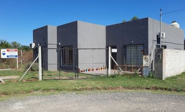 VENTA CASA 5 AMBIENTES MATHEU ESCOBAR