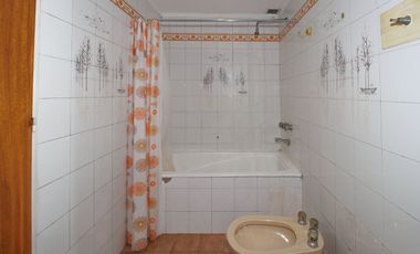 VENTA Triplex 5 ambientes Olivos-Cochera