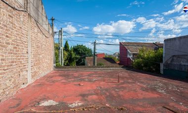 PH 2 AMB EN VENTA EN BERAZATEGUI CON COCHERA S/EXP