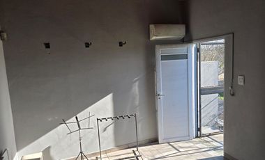 CASA EN VENTA - 2 DORMITORIOS -BARRIOS LAS TARDES