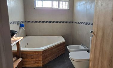 CASA EN VENTA - 2 DORMITORIOS -BARRIOS LAS TARDES