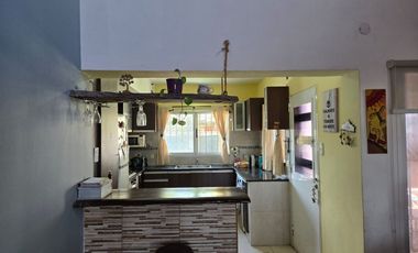 CASA EN VENTA - 2 DORMITORIOS -BARRIOS LAS TARDES