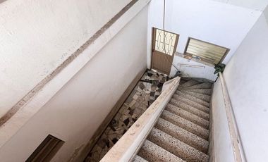 VENTA CASA 5 AMB MULTIFAMILIAR EN 2 PLANTAS RAMOS