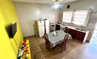 VENTA CASA 5 AMB MULTIFAMILIAR EN 2 PLANTAS RAMOS