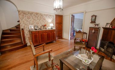 CHALET INGLES EN VENTA EN ADROGUE DE CATEGORIA
