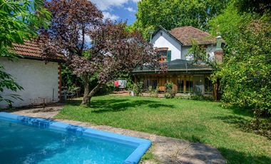 CHALET INGLES EN VENTA EN ADROGUE DE CATEGORIA