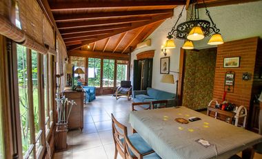 CHALET INGLES EN VENTA EN ADROGUE DE CATEGORIA