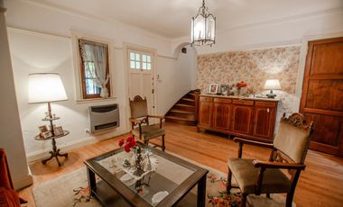 CHALET INGLES EN VENTA EN ADROGUE DE CATEGORIA