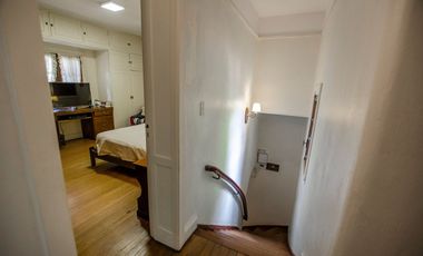 CHALET INGLES EN VENTA EN ADROGUE DE CATEGORIA