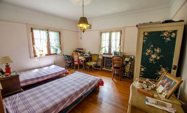 CHALET INGLES EN VENTA EN ADROGUE DE CATEGORIA