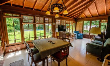 CHALET INGLES EN VENTA EN ADROGUE DE CATEGORIA